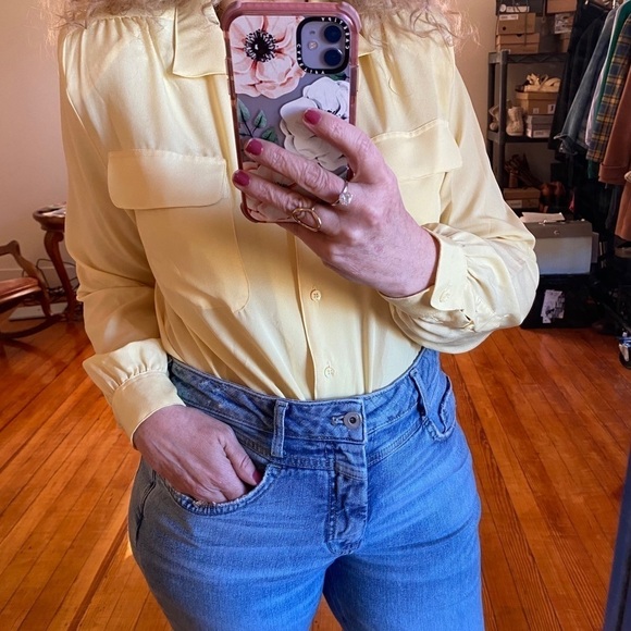 Vintage Soft butter Yellow Full Sleeves Blouse Collared - Picture 10 of 13